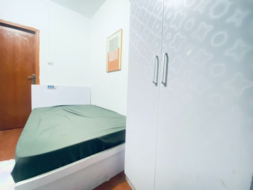 合租·国润天骄 5居室 西卧