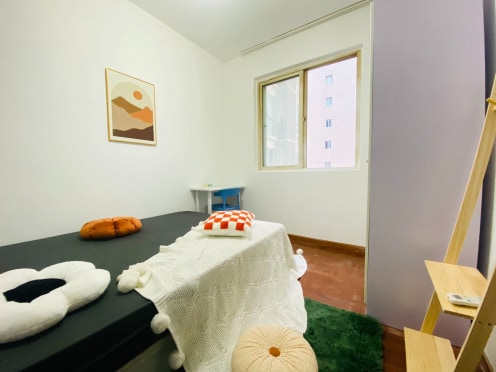 合租·东湖国际 5居室 北卧