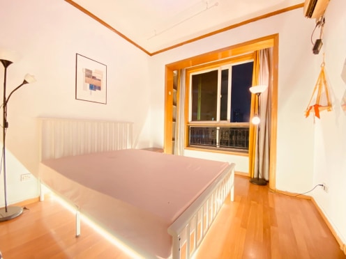 合租·金海岸公寓 5居室 南卧