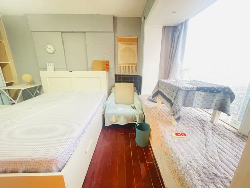 合租·蜀都花园 5居室 跃层 南卧