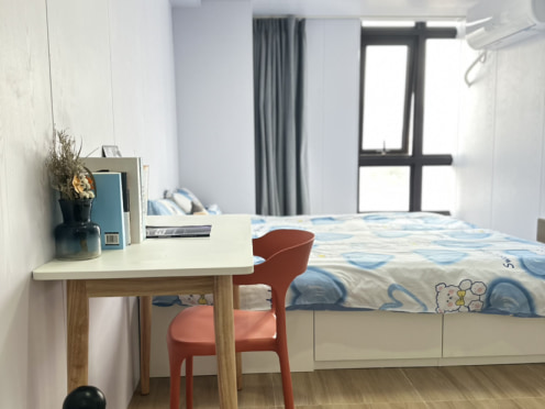 独栋·甜的公寓 松江店 勿打电话！阳光落地窗D，公寓直租，无中介，精装全配，价格可谈，紧邻万达广场，五龙商业广场 1室1厅