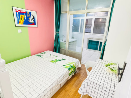 合租·警后大院（三八广场） 4居室 东/西/北卧