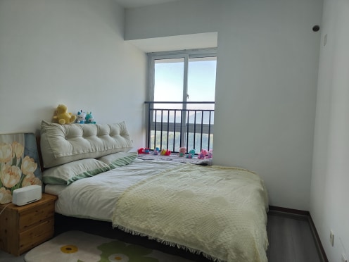 独栋·融居·铁山坪公寓 融居铁山坪店 4号线铁山坪轻轨旁，简装两房879，押一付一无中介费 2室1厅