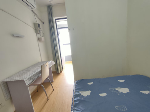 合租·华韵城市海岸 5居室 南卧