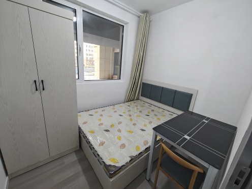 合租·高创桃源 4居室 北卧