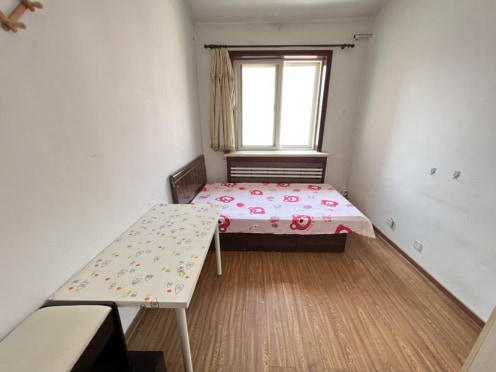 合租·新新园一期 4居室 南卧