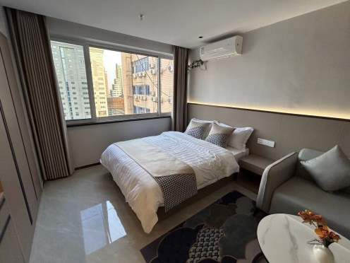 独栋·柚米 乐之家公寓三阳广场店一期 地铁1/2 号线三阳广场，短租4个月起 ， 3 分钟到恒隆广场，步行通勤首选 1室1厅