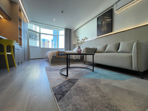 独栋·柚米 乐之家公寓三阳广场店一期 市中心直租·无中介、短租四个月起、朝南精装阳台房 1室1厅