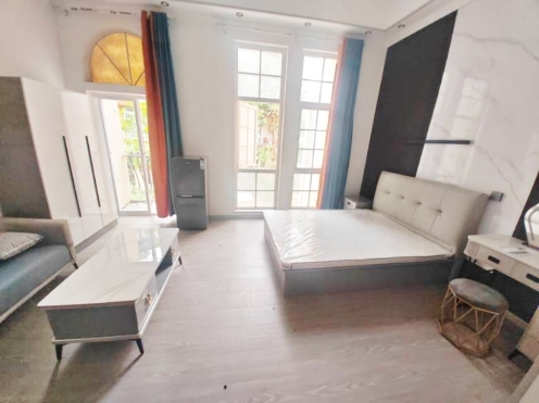 合租·伯爵山 3居室 跃层 东卧