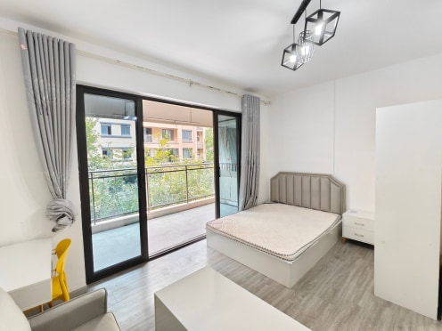 合租·合能枫丹铂麓三期 5居室