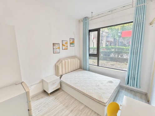 合租·合能枫丹铂麓三期 4居室 南卧