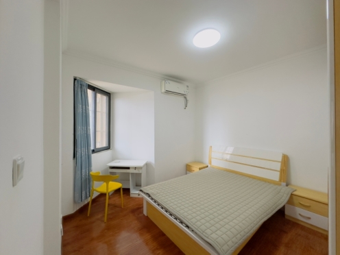 合租·东立国际花城 5居室 南卧