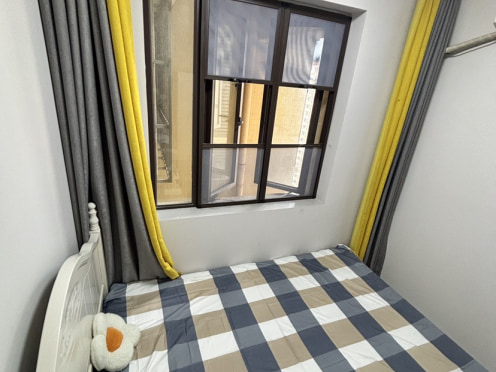 合租·龙光君悦华庭一期 5居室 南卧