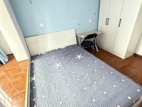 合租·帝一广场 4居室 南卧