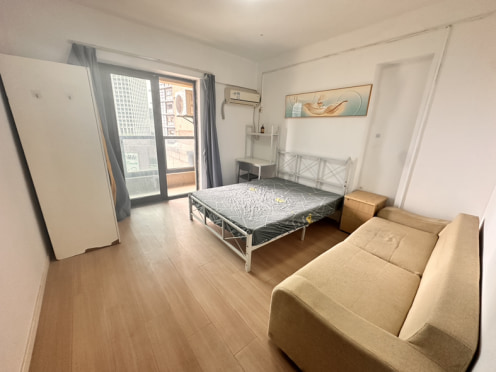 合租·绿地国际金融城一期 5居室 南卧