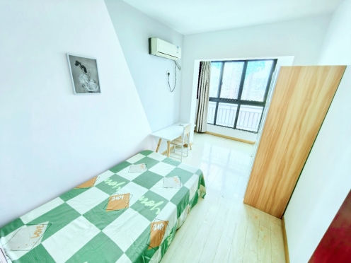 合租·东玺门 3居室 南卧