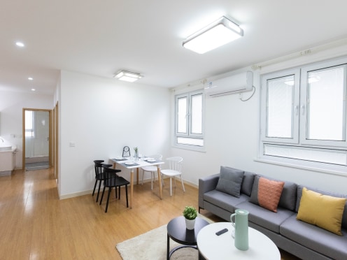 独栋·城家公寓 城家公寓镇江大港新区店 诗与远方虽贵 租房绝对实惠 可养宠物！民用水电！可开票！ 3室1厅