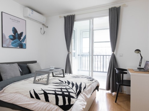 独栋·城家公寓 城家公寓镇江大港新区店 拎包入住 有宽带 好停车 随时看房随时住!无中介！独厨独卫通燃气！民用水电！ 3室1厅