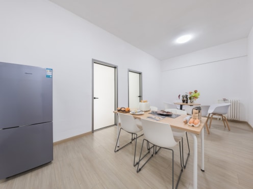 独栋·励业公寓 励业公寓烟台天津南路富士康店 灵活租期，超大客厅免费停车两室一厅 2室0厅