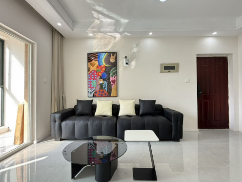 独栋·飞图公寓 兴城嘉苑 7号线地铁口 精装套三双卫 拎包入住 3室1厅