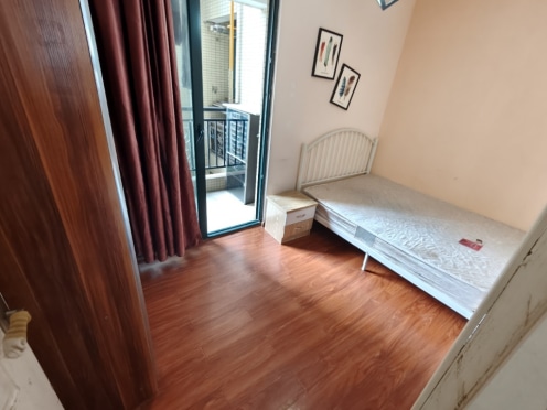 合租·恒大名都 5居室 南卧