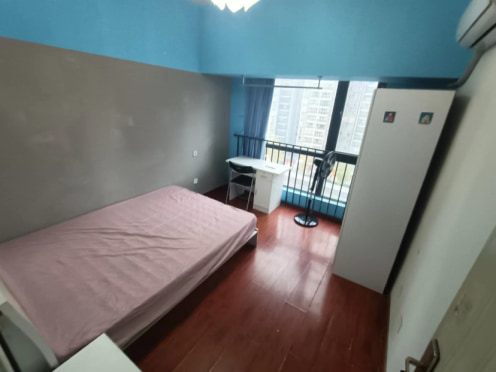 合租·华润二十四城一期 5居室 东卧