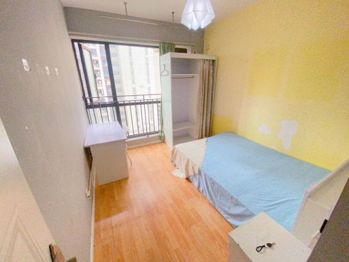 合租·北大资源颐和翡翠府 5居室 南卧