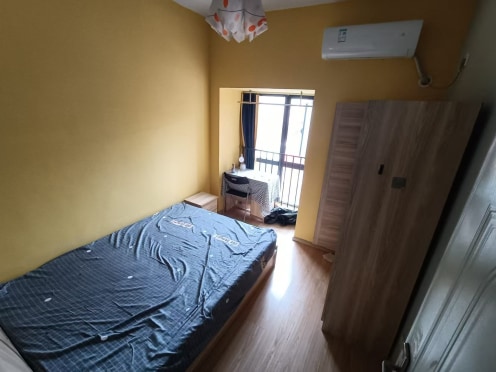 合租·华润二十四城一期 5居室 东卧