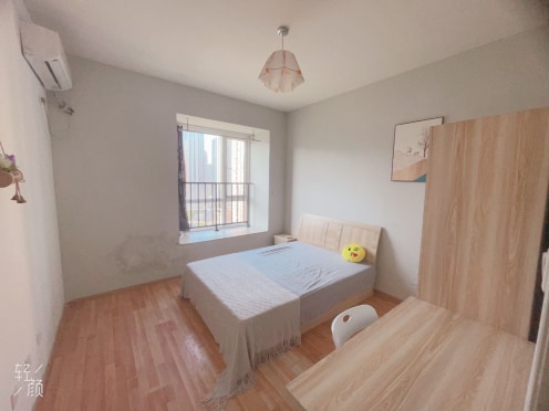 独栋·像素公寓 祥和佳苑店 6号线张家寺地铁口 押一付一不收中介费 4室1厅