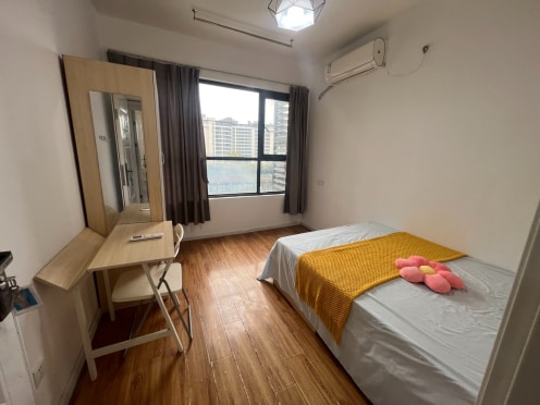 合租·佳年华广场一期 4居室 南卧