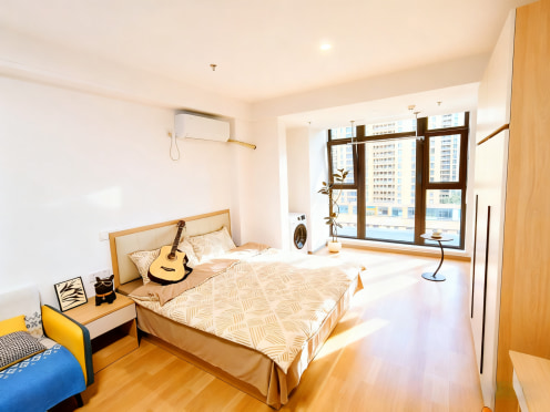 独栋·融晟青寓 融创观湖店 房东直租 近信联天地 独立公寓套一家具家电齐全 配健身房06 1室1厅