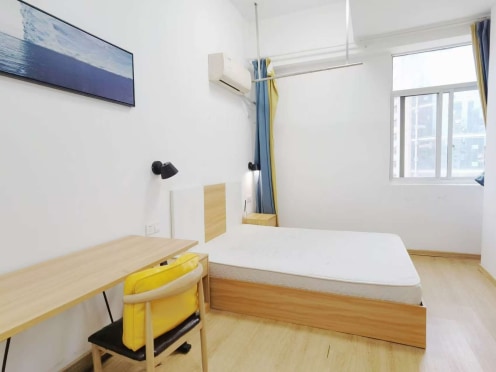 独栋·彩窝公寓 建设西路店 带厨黄色小户型 开间