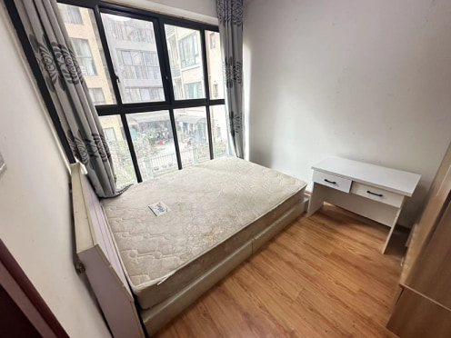 合租·保利城三期 4居室