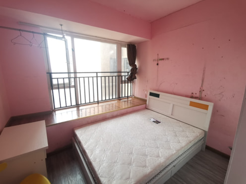 合租·蓝光花满庭二期 5居室