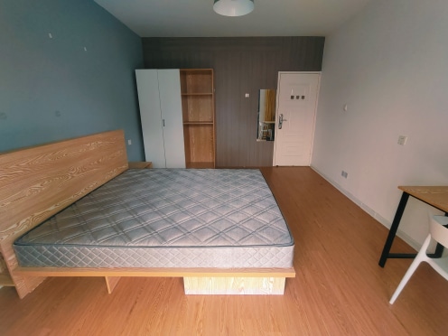 合租·蟠龙小区 5居室 南卧