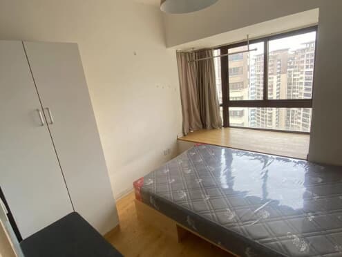 合租·万达华府B区 4居室 东南卧