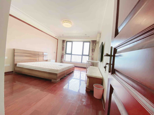 合租·中海奥龙观邸 5居室 南卧