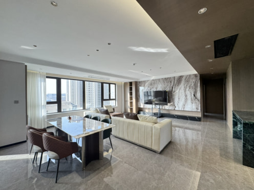 独栋·品牌·公寓 未来城二期店 万科都会未来城二期 四房大平层出租 可招待 中央空调 4室2厅