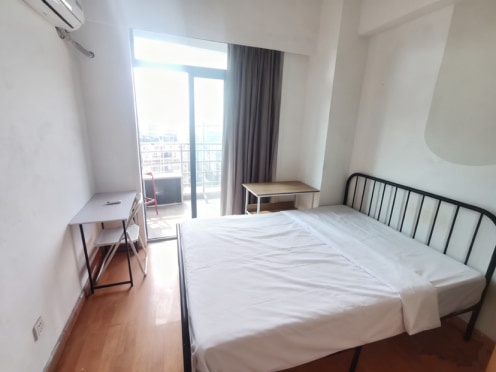 合租·蓝色港湾 4居室 东南卧