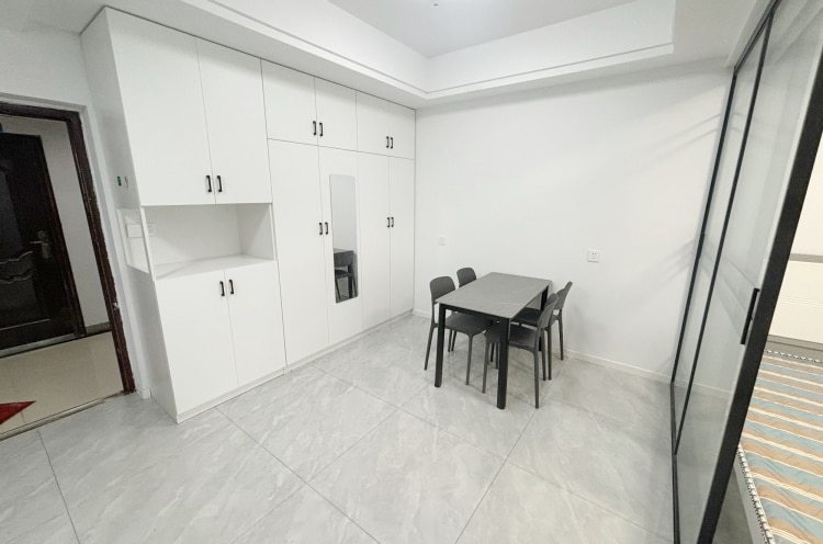 带阳台带客厅 民用水电月付