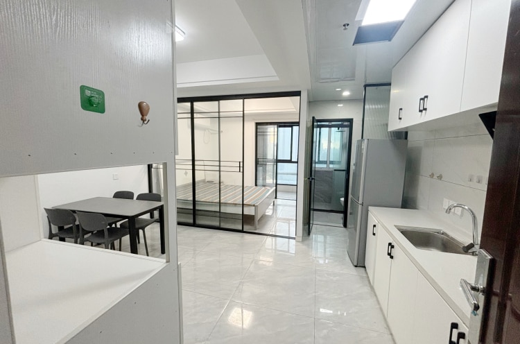 带阳台带客厅 民用水电月付