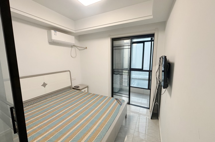 带阳台带客厅 民用水电月付