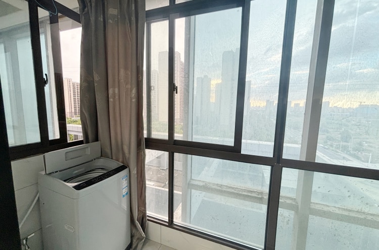 带阳台带客厅 民用水电月付