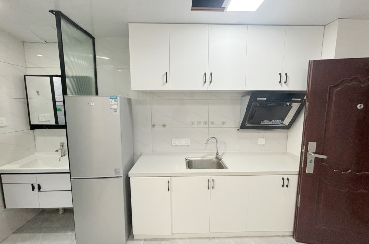 带阳台带客厅 民用水电月付