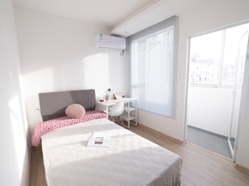 独栋·泰寓 季华路F店 【房东直租】年底活动特价，电梯阳台房 开间