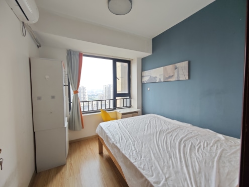 合租·朗基御今缘 4居室 南卧