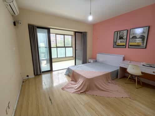 合租·中德英伦联邦C区 5居室 南卧