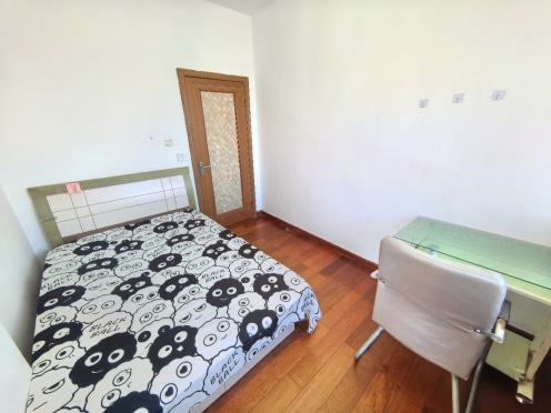 合租·环海公寓 5居室 南卧