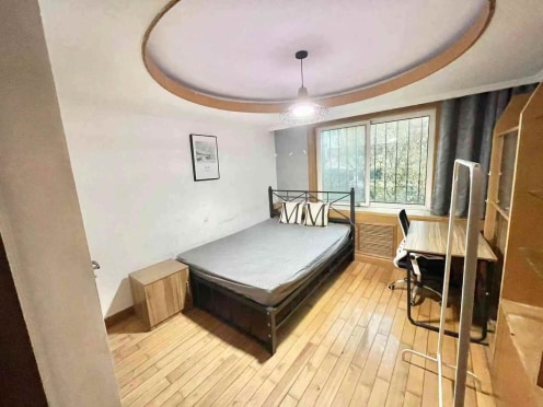 合租·弘信海滨新村 5居室 西北卧