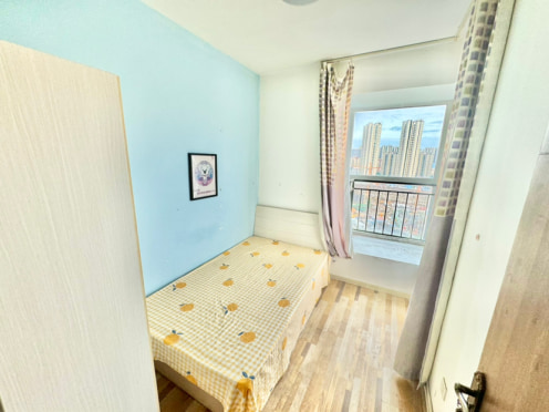 合租·泰成玲珑郡 4居室 东/南卧